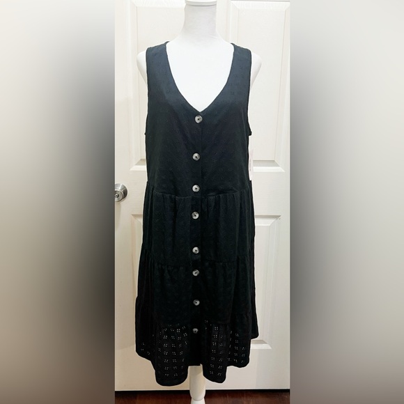 NWT SONOMA Goods For Life Women's Button
Down Eyelet Tiered Dress size Large - Picture 5 of 7